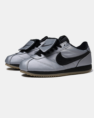 Кросівки Nike Cortez Leather SE Metallic Cool Grey Black HQ3490-099 (Сріблястий) - фото 2 