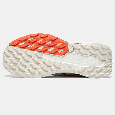 Кроссовки Nike Pegasus Trail 5 Phantom/Picante Red/Black/Sail DV3864-003 (Белый) - фото 6 